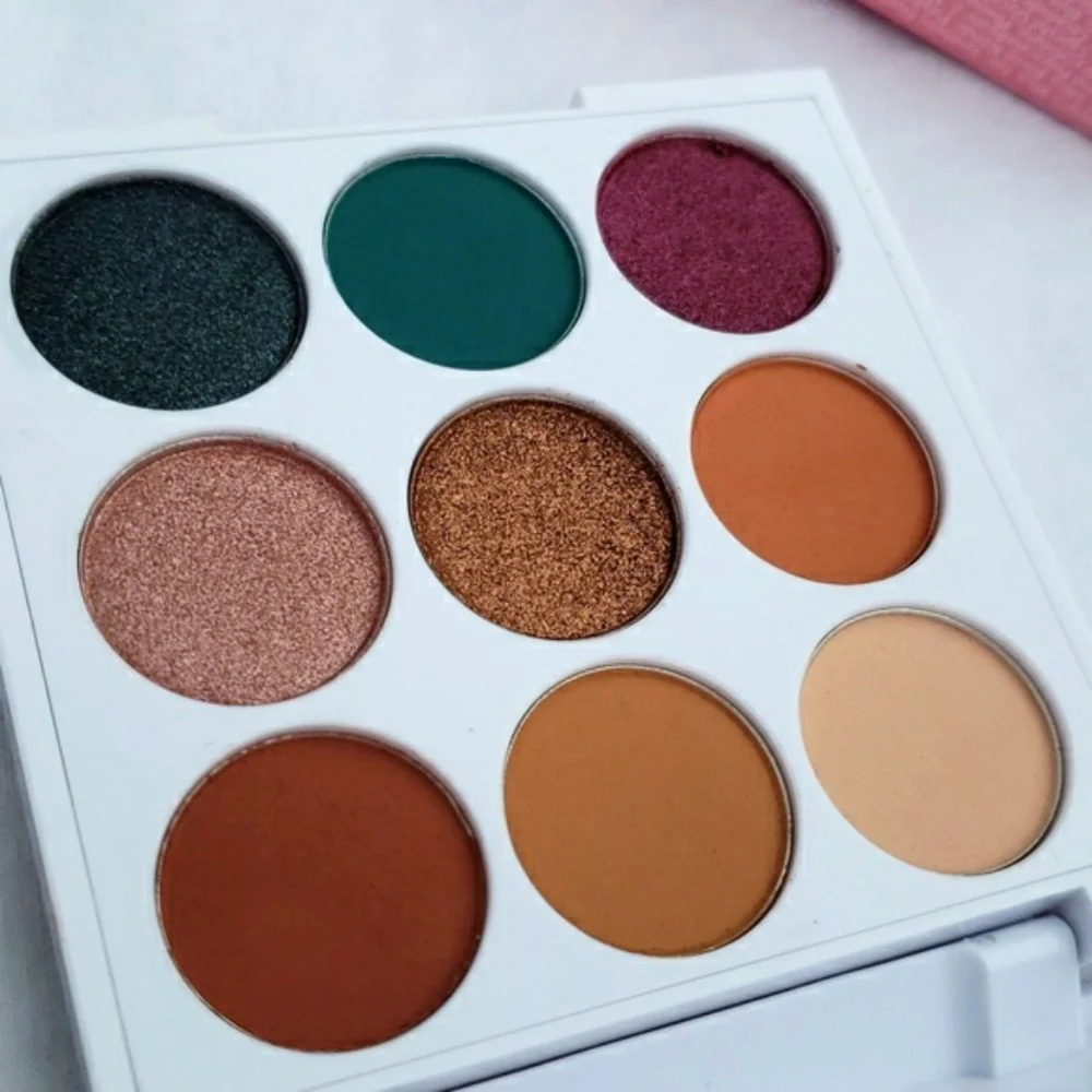 Chica Beauty Fiesta 9 pan mini eyeshadow palette